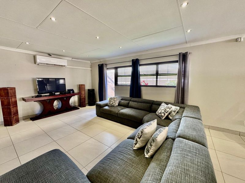 House For Sale in Secunda Central - Photo 3