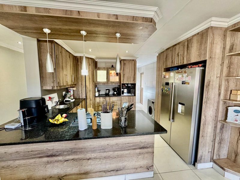 House For Sale in Secunda Central - Photo 5