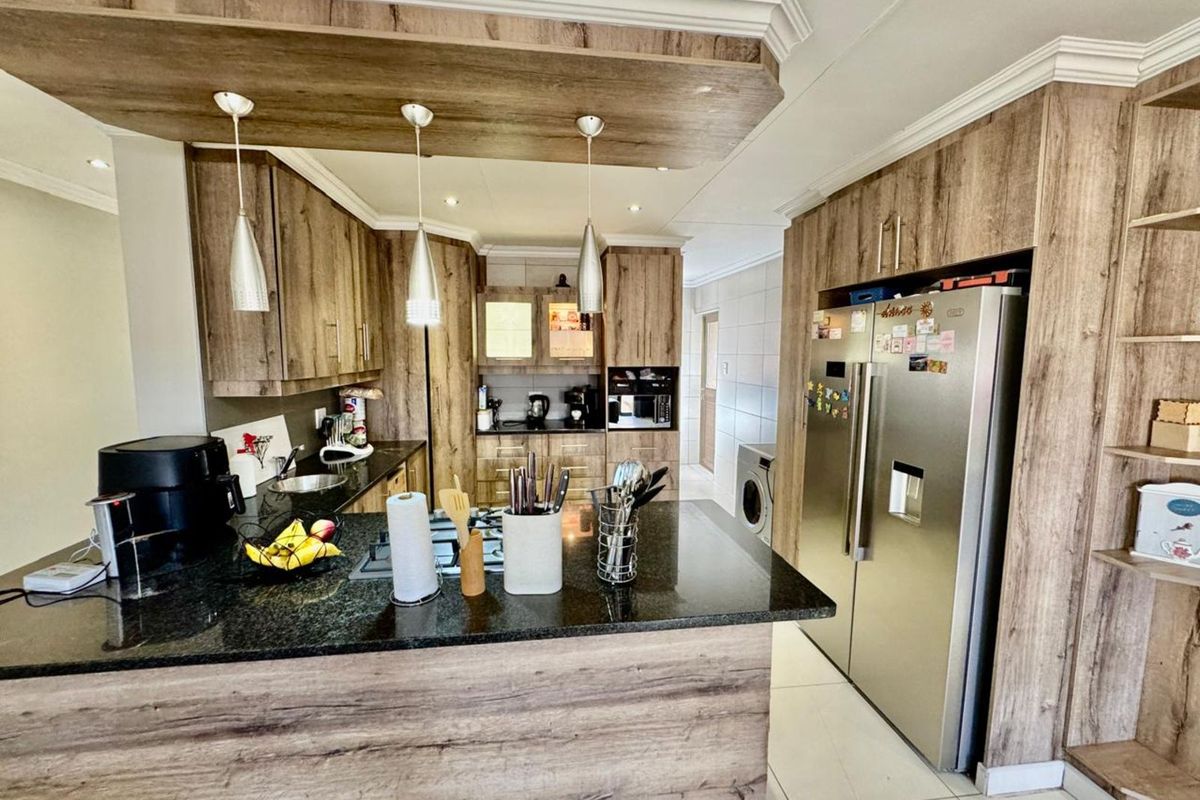 House For Sale in Secunda Central - Photo 5