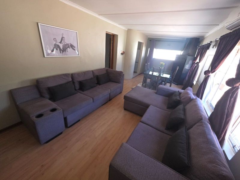 House For Sale in South Ridge - Photo 2