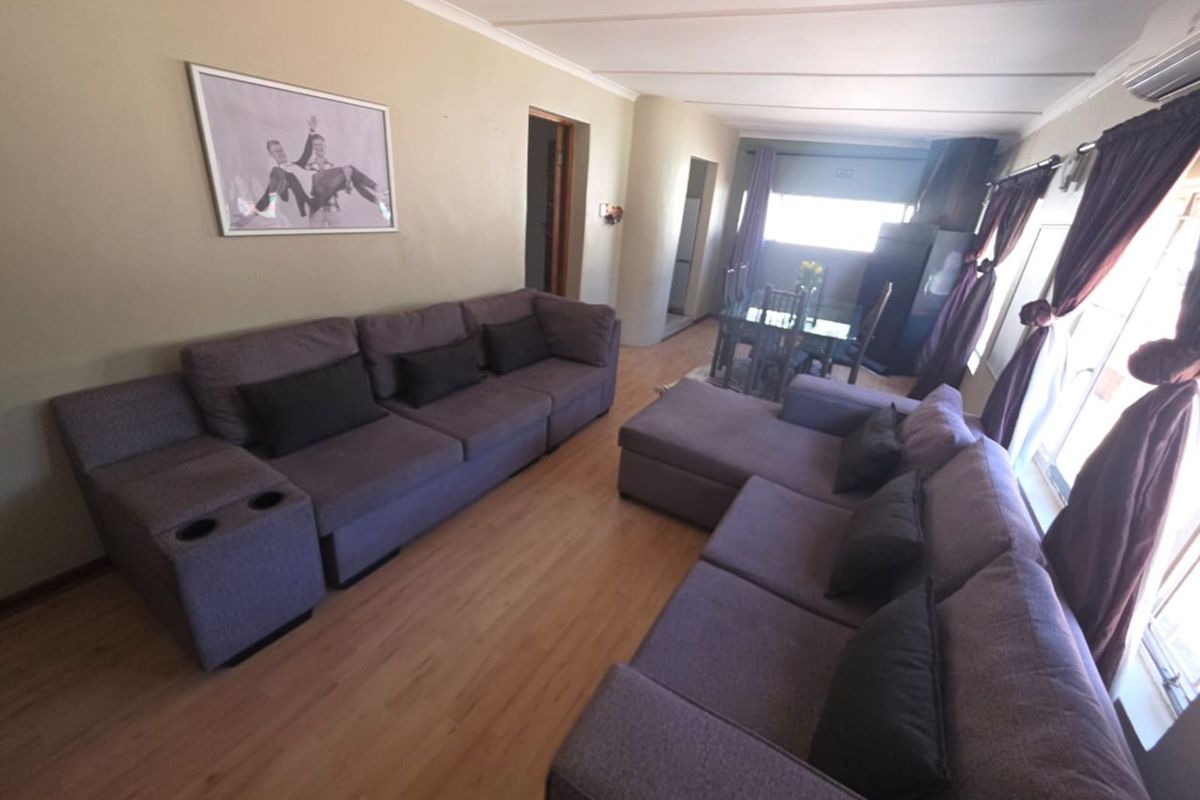 House For Sale in South Ridge - Photo 2