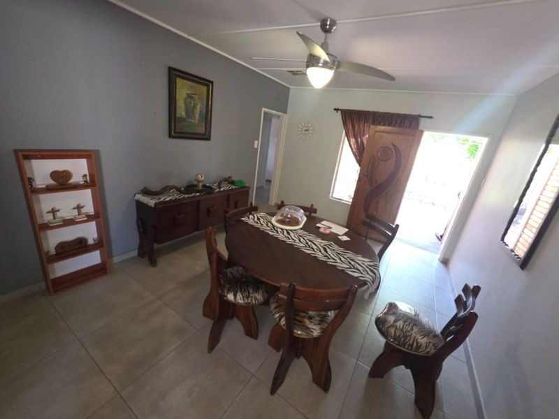 House For Sale in South Ridge - Photo 4