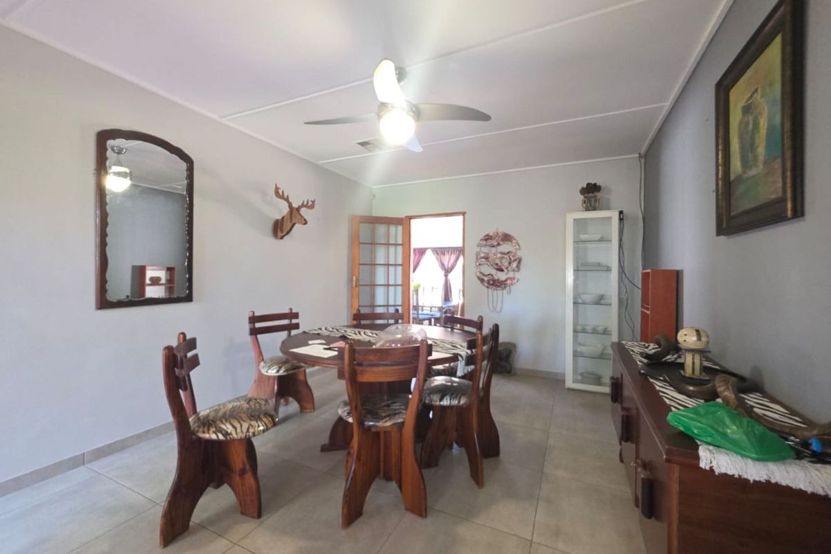 House For Sale in South Ridge - Photo 3