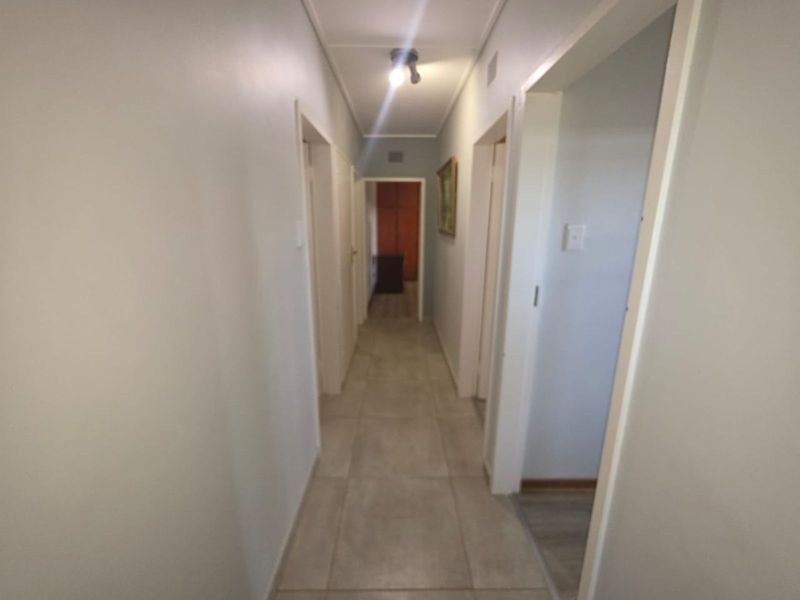 House For Sale in South Ridge - Photo 10