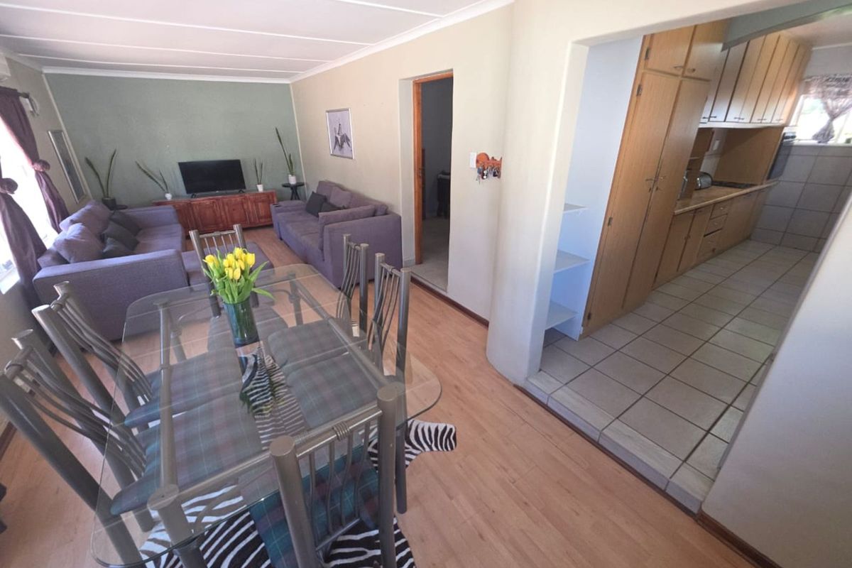 House For Sale in South Ridge - Photo 5