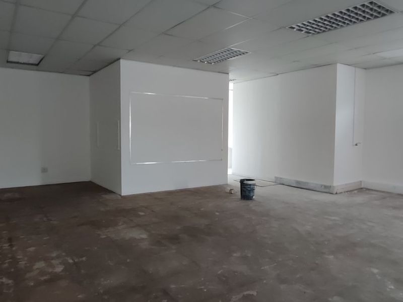 Retail To Rent in Equestria - Photo 5