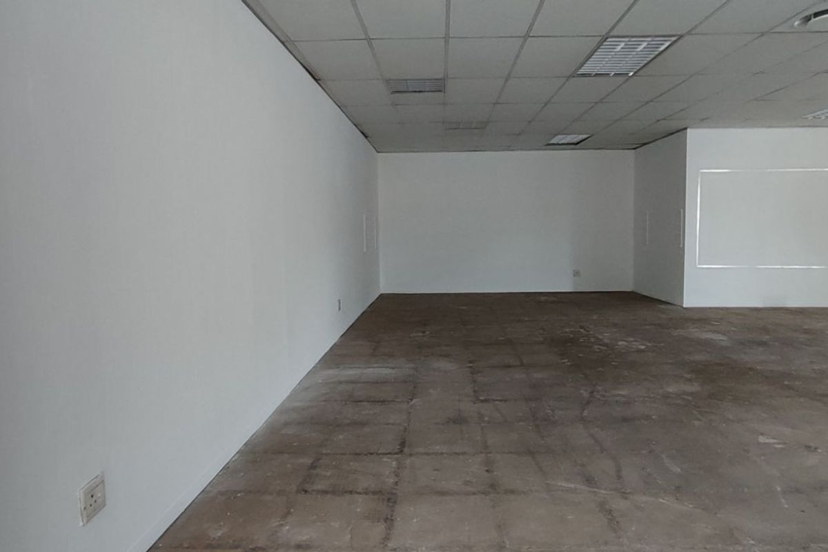 Retail To Rent in Equestria - Photo 4