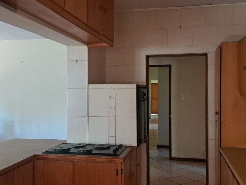 House For Sale in George East - Photo 9