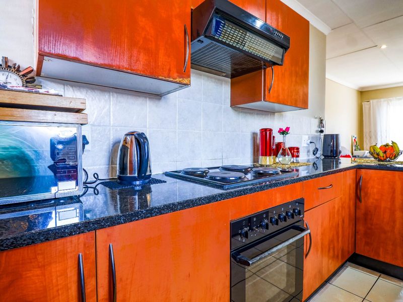 Townhouse For Sale in The Reeds - Photo 7