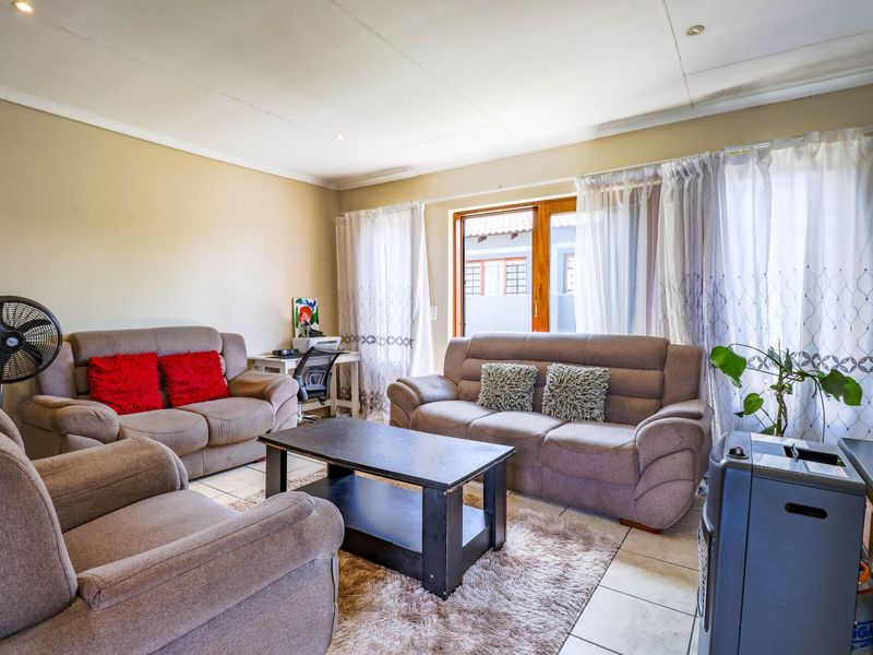 Townhouse For Sale in The Reeds - Photo 2