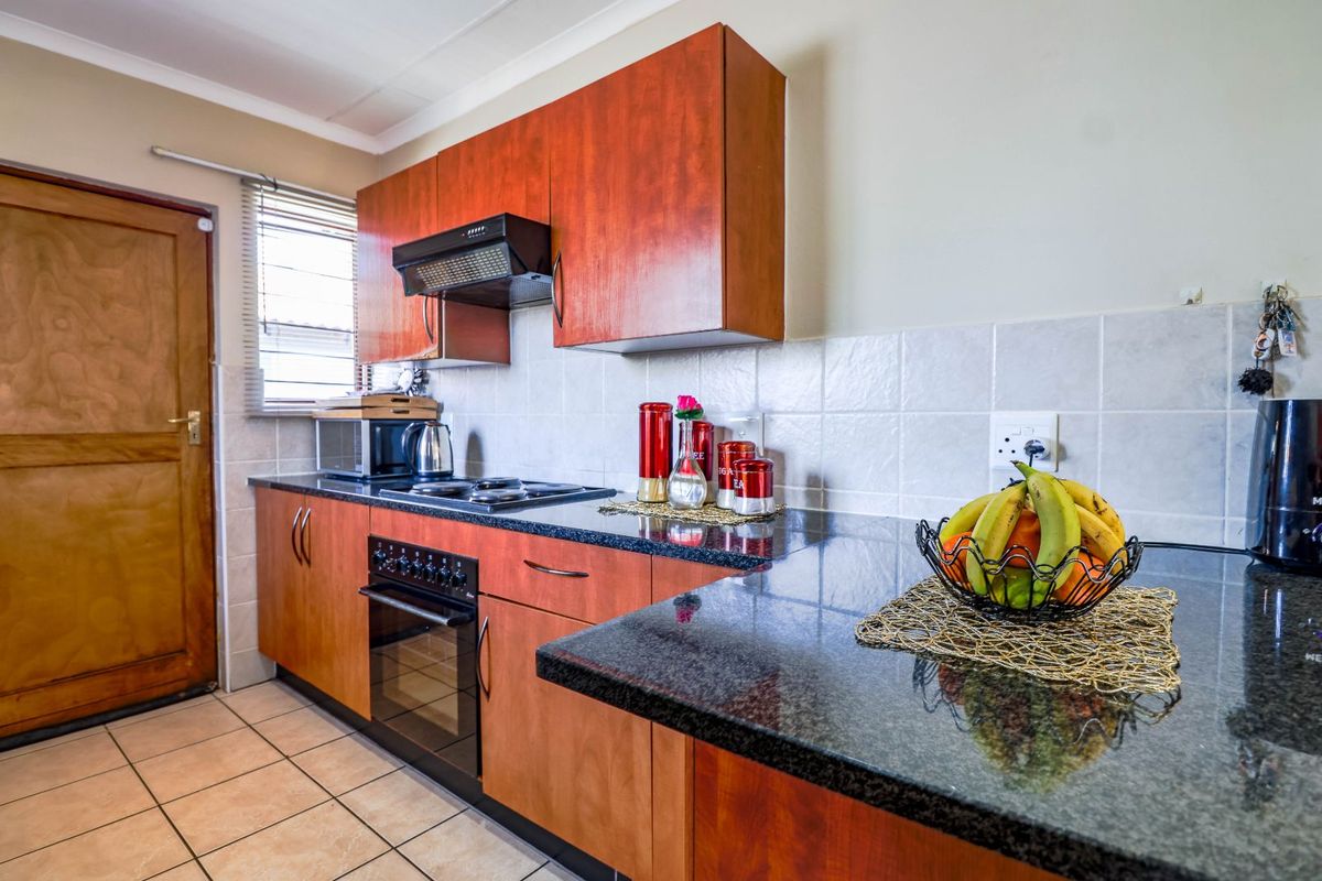 Townhouse For Sale in The Reeds - Photo 5