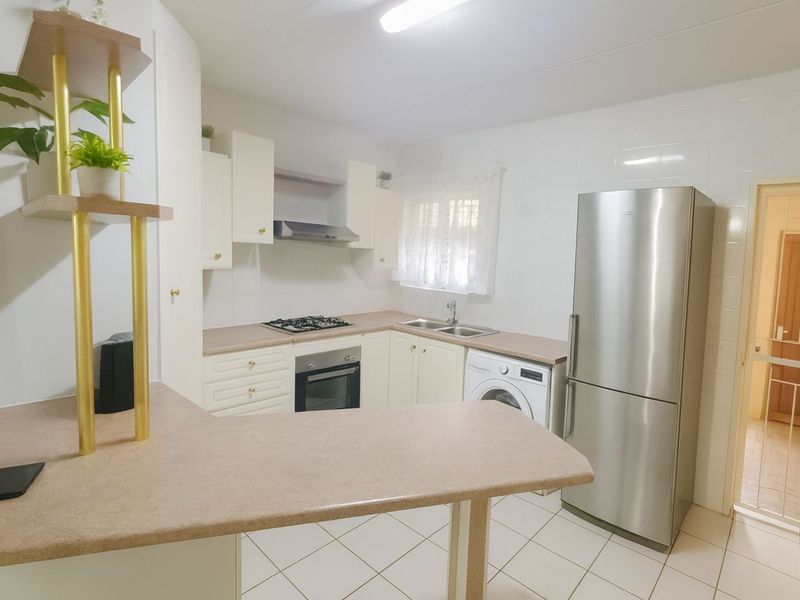 Apartment For Sale in New Redruth - Photo 4
