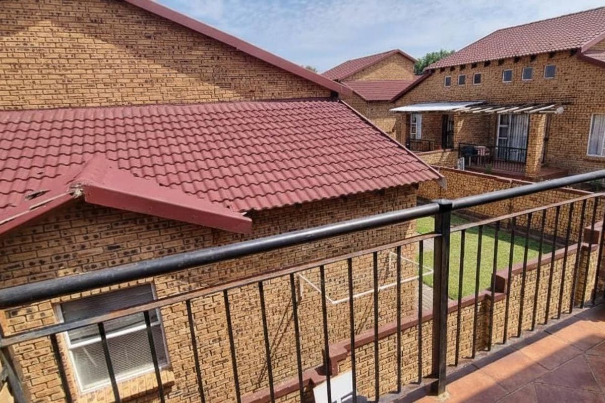 Apartment For Sale in Honeypark - Photo 5