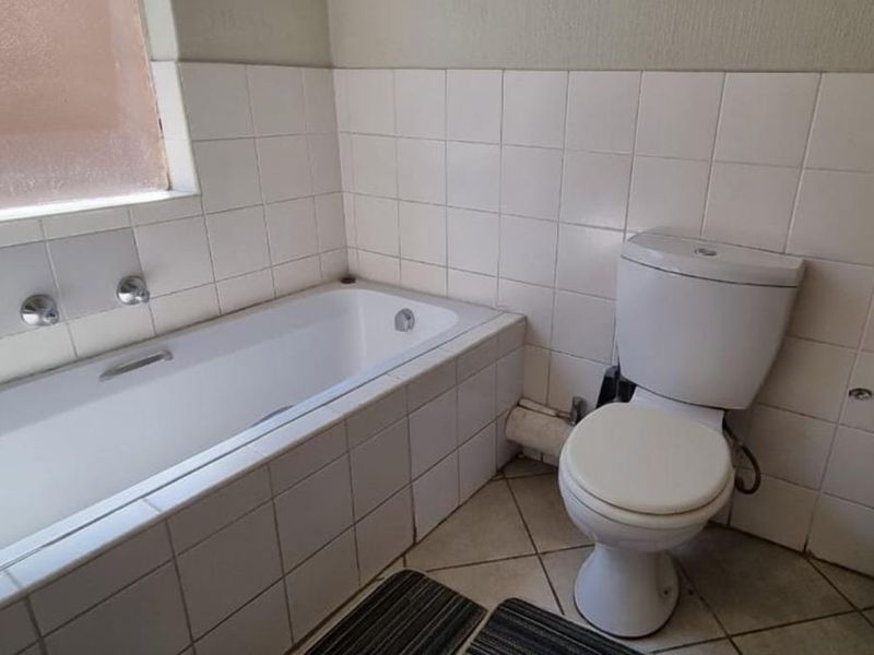 Apartment For Sale in Honeypark - Photo 7