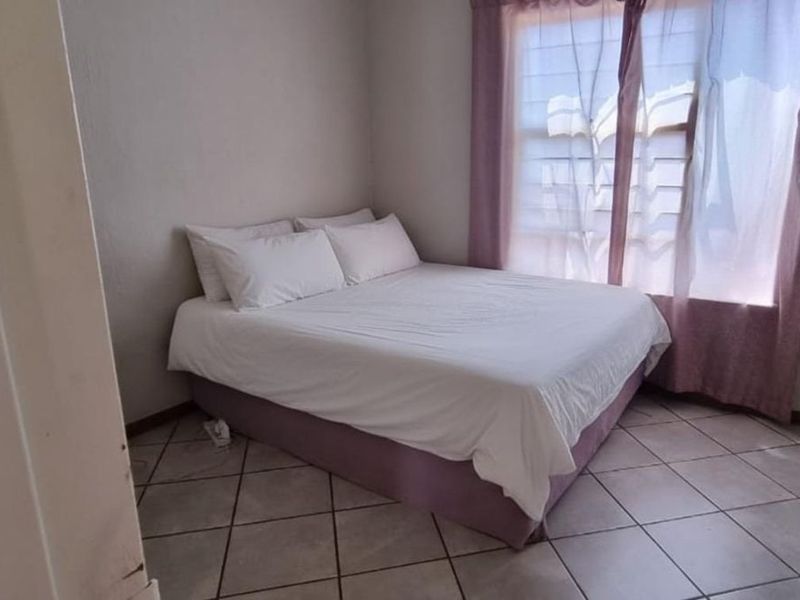 Apartment For Sale in Honeypark - Photo 6