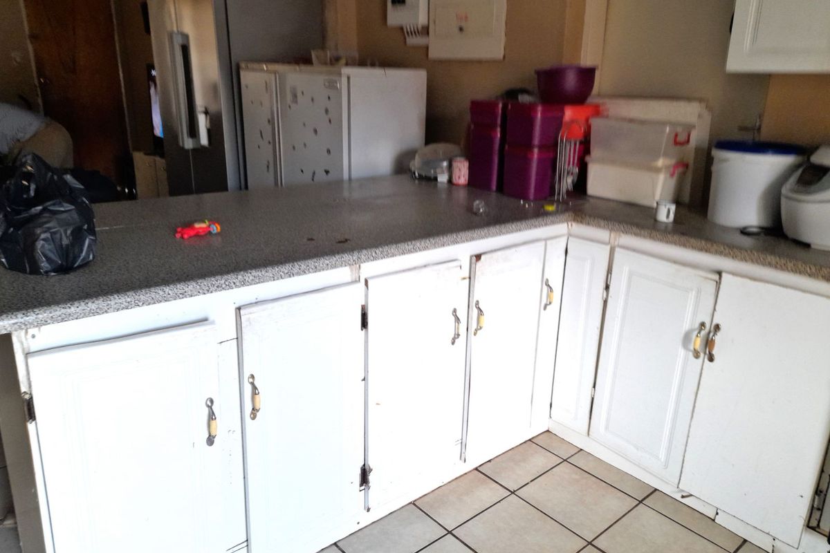 House For Sale in Laudium - Photo 5