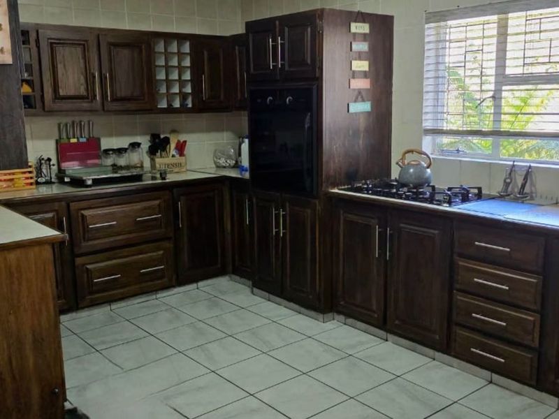 House For Sale in Secunda Central - Photo 3