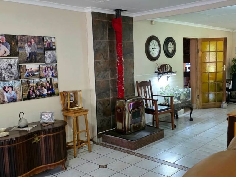 House For Sale in Secunda Central - Photo 8