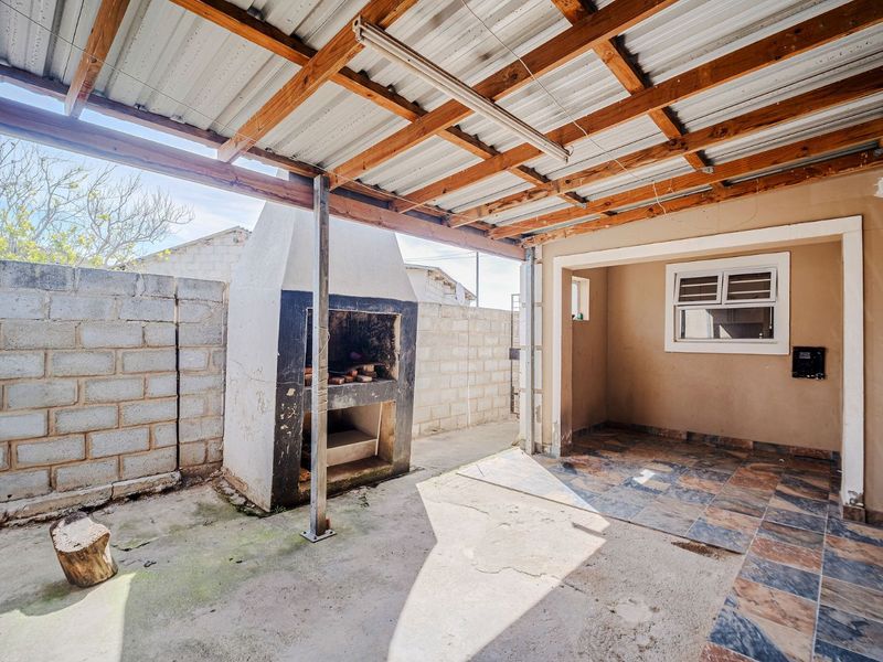House For Sale in Arcadia - Photo 6