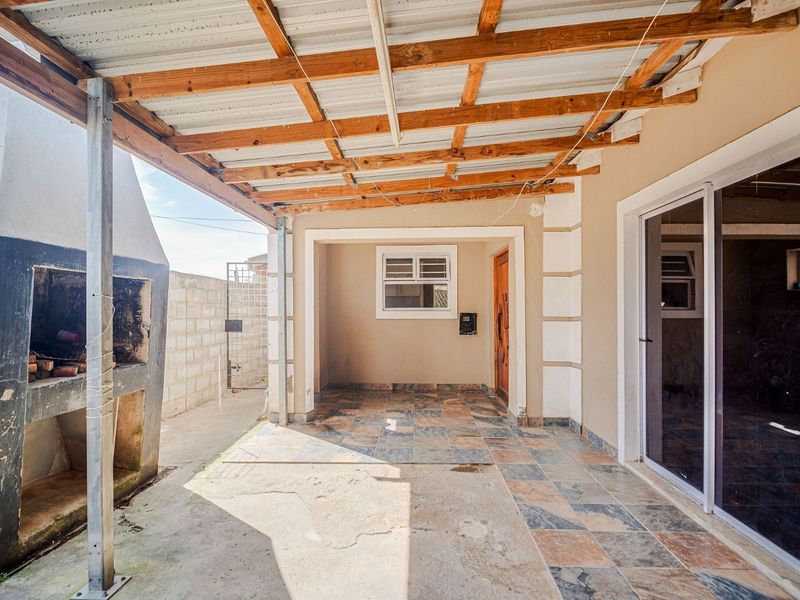 House For Sale in Arcadia - Photo 4