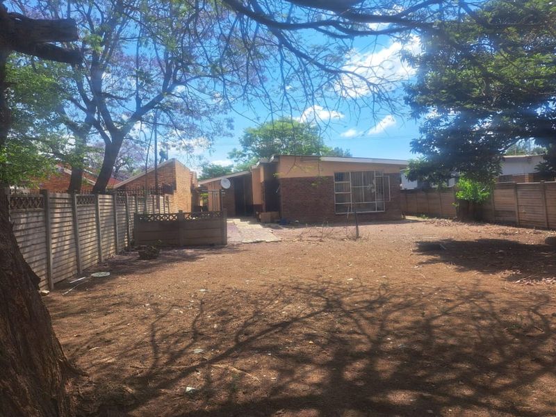 House For Sale in East Lynne - Photo 9