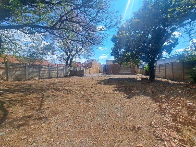 House For Sale in East Lynne - Photo 6