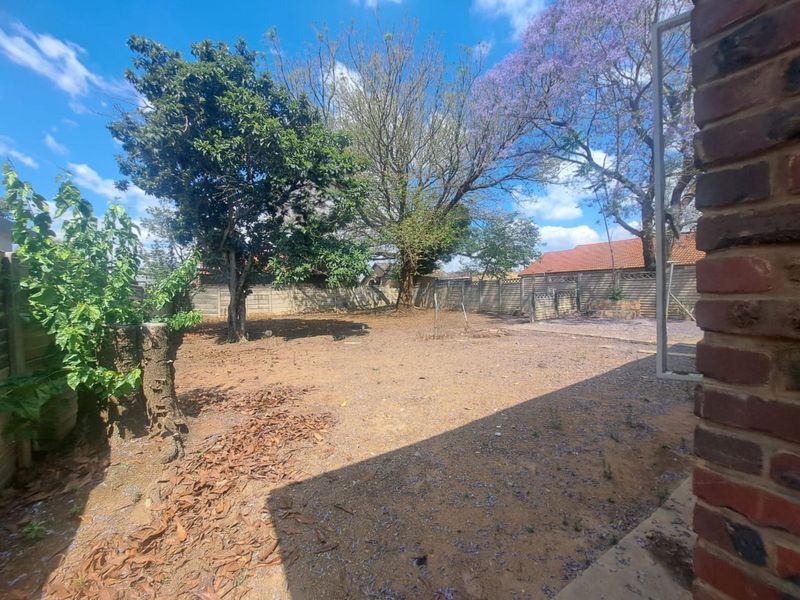 House For Sale in East Lynne - Photo 3