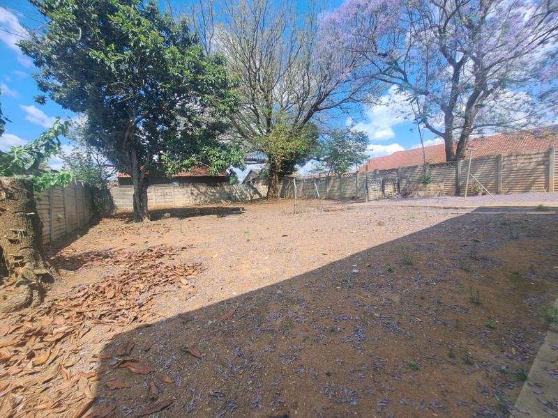 House For Sale in East Lynne - Photo 4