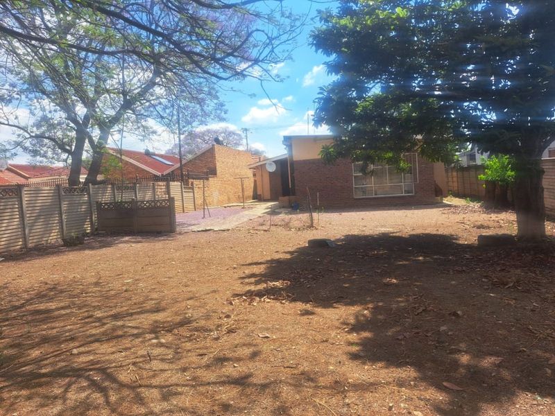 House For Sale in East Lynne - Photo 5