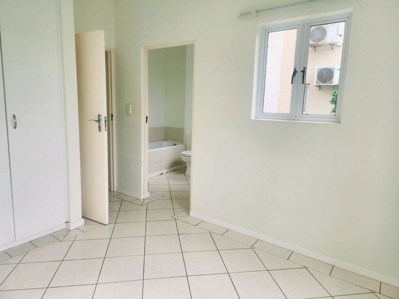 Apartment For Sale in Sheffield Beach - Photo 6