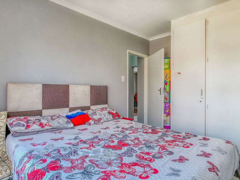 Townhouse For Sale in Lindhaven - Photo 10