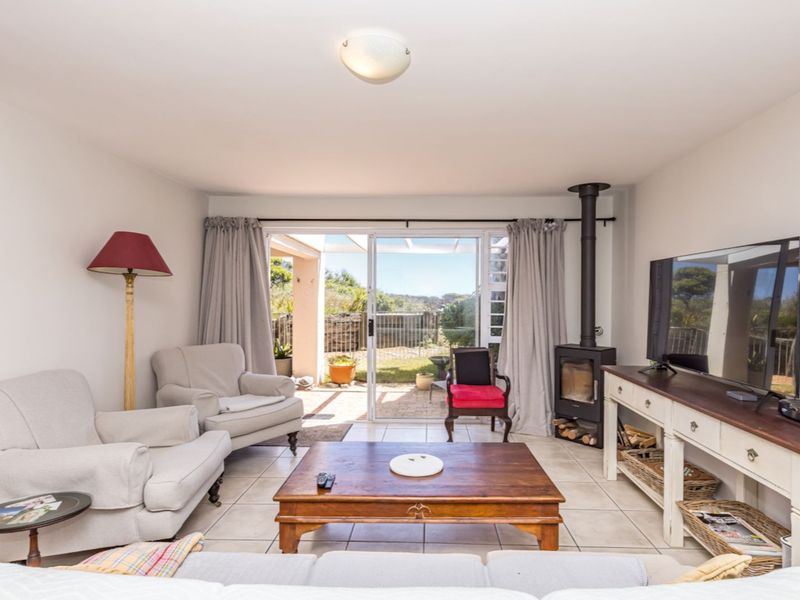 House For Sale in Woodbridge Island - Photo 10