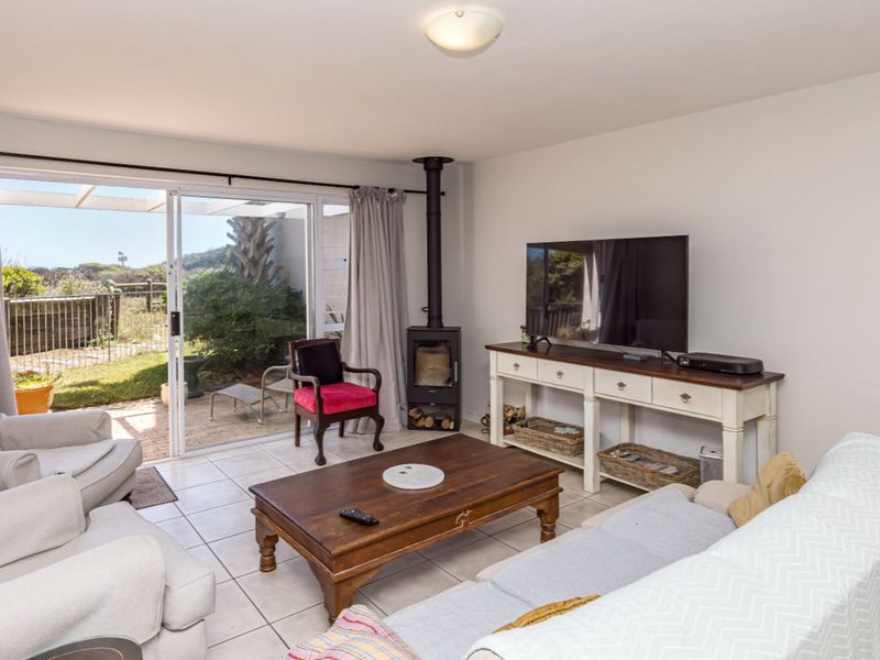 House For Sale in Woodbridge Island - Photo 9