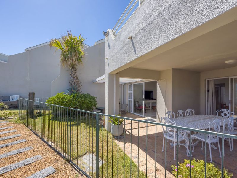 House For Sale in Woodbridge Island - Photo 5