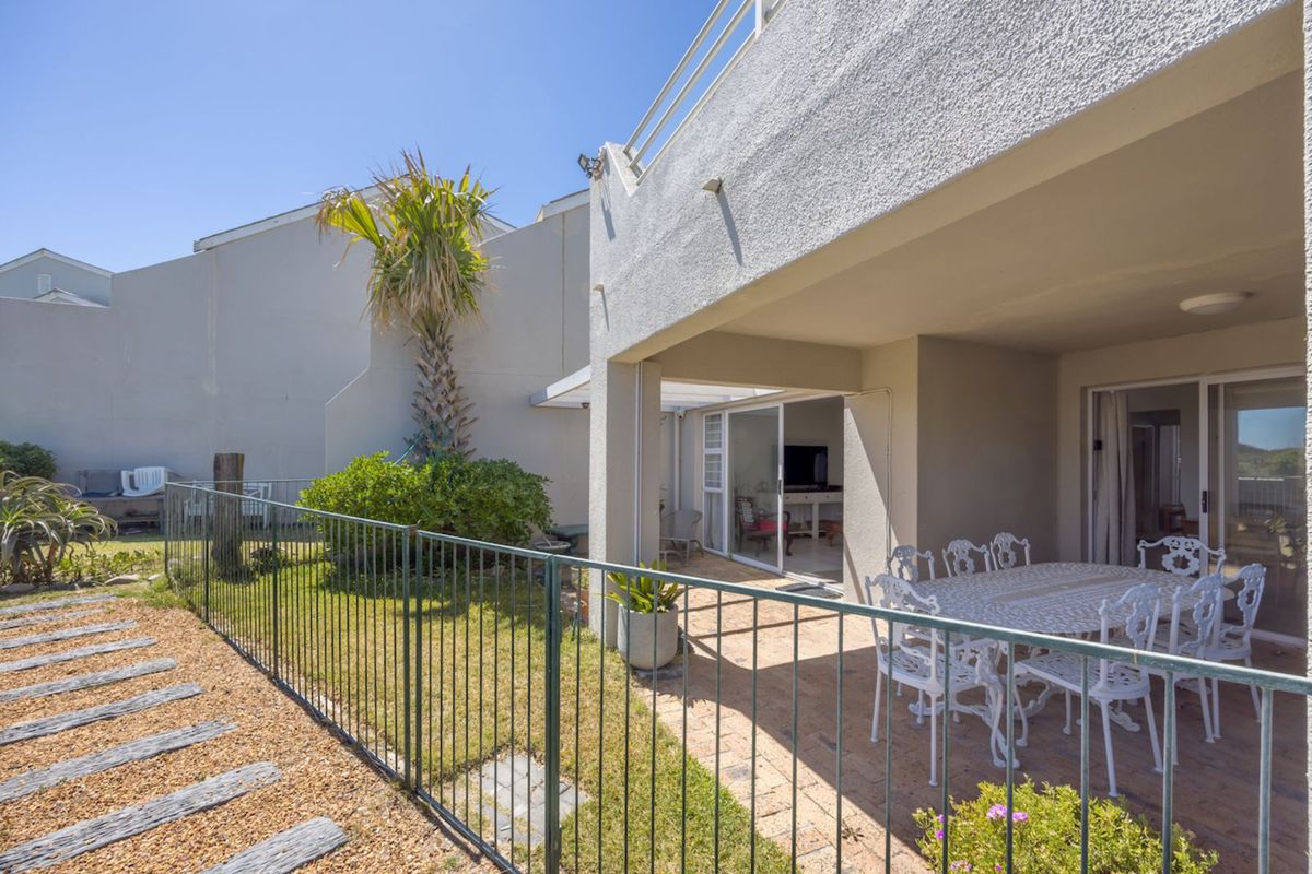 House For Sale in Woodbridge Island - Photo 5