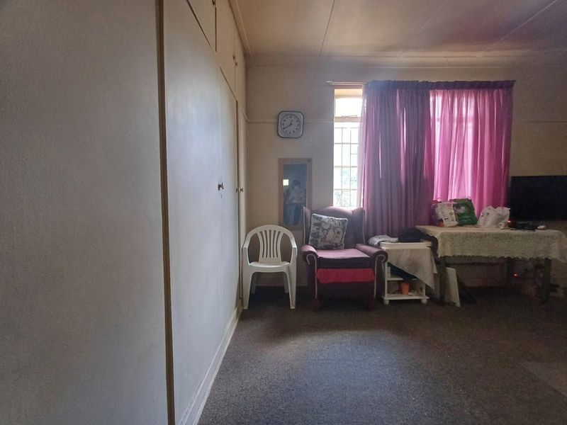 House For Sale in Stilfontein Ext 1 - Photo 4