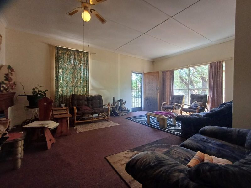 House For Sale in Stilfontein Ext 1 - Photo 2