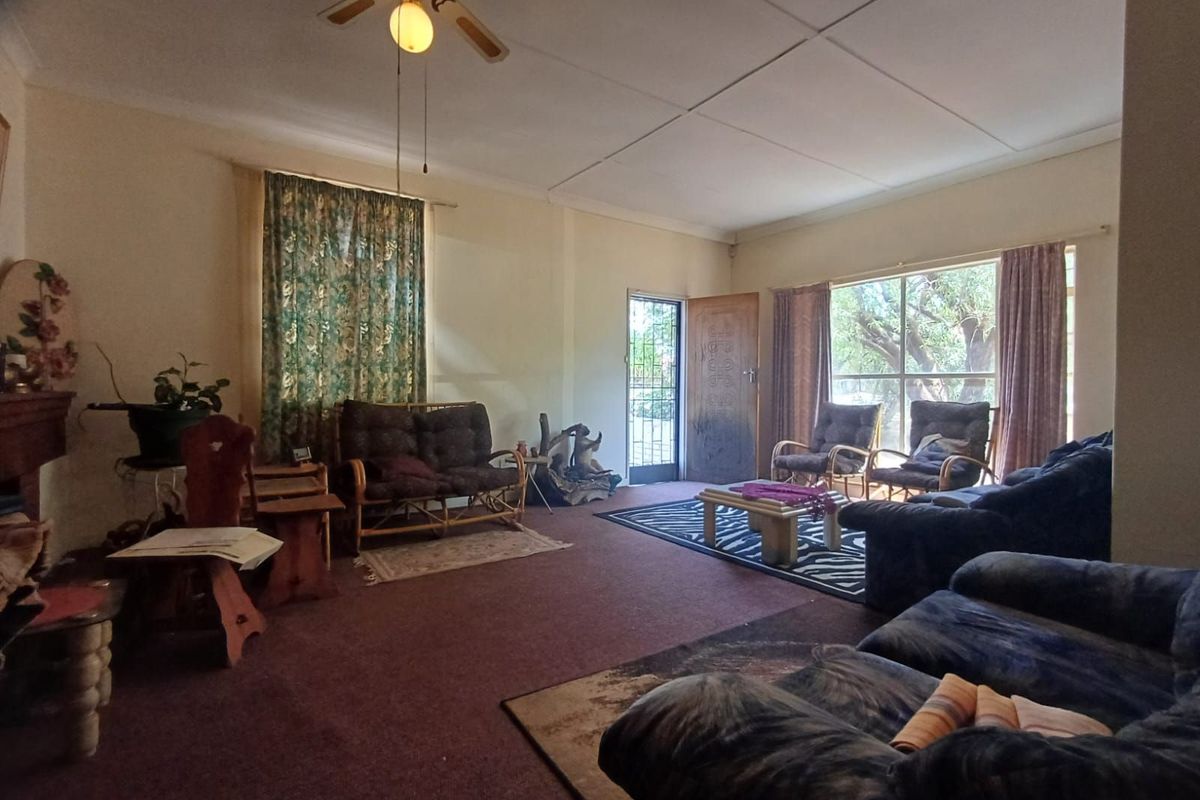 House For Sale in Stilfontein Ext 1 - Photo 2