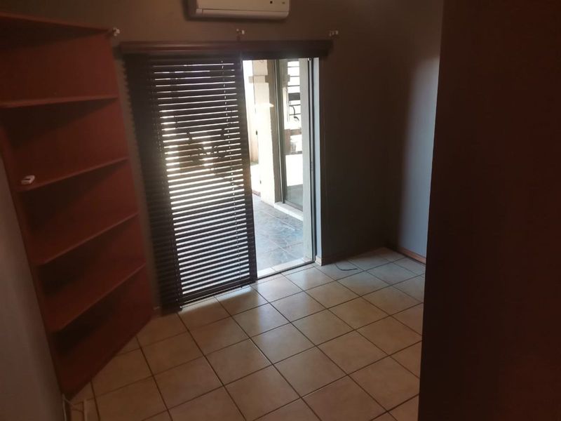 Townhouse For Sale in Kuruman Central - Photo 6