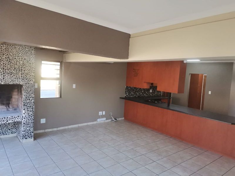Townhouse For Sale in Kuruman Central - Photo 3