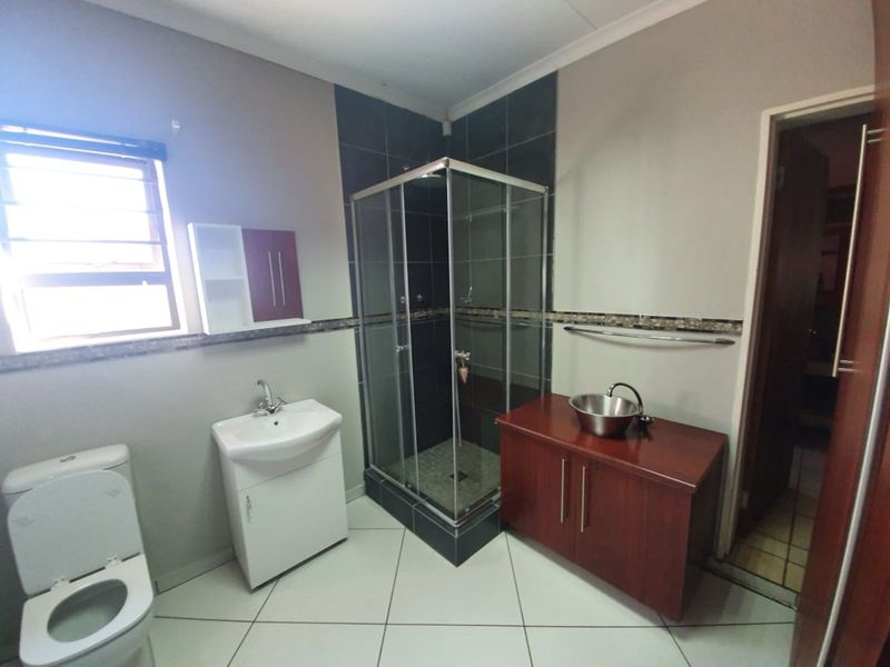 Townhouse For Sale in Kuruman Central - Photo 10