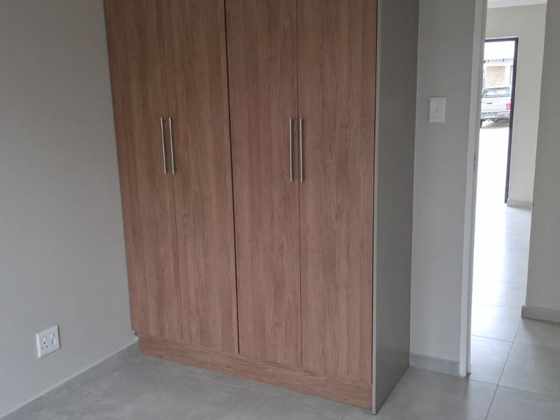 Townhouse To Rent in Secunda Central - Photo 8