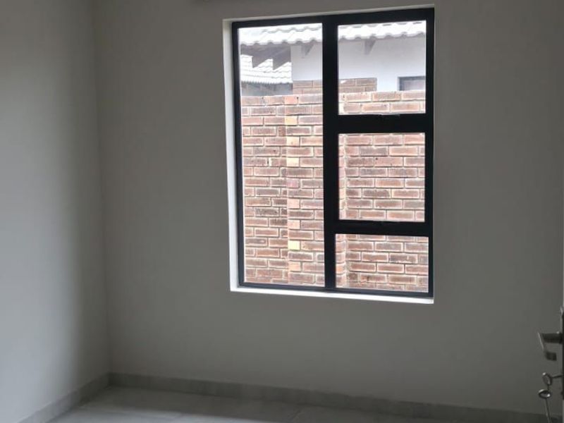 Townhouse To Rent in Secunda Central - Photo 9