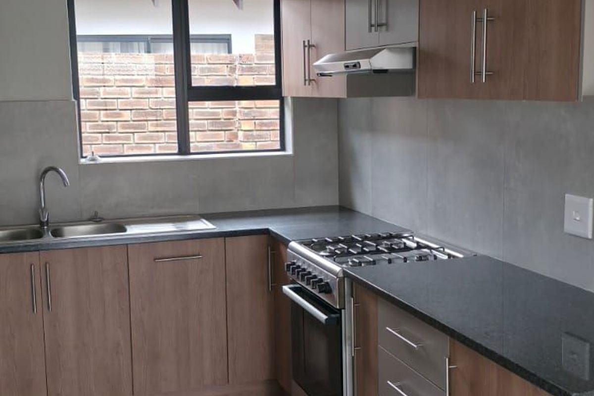 Townhouse To Rent in Secunda Central - Photo 4