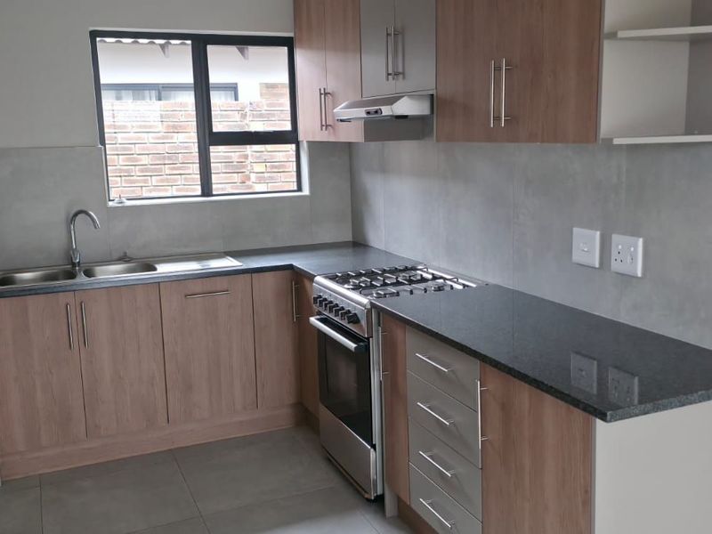 Townhouse To Rent in Secunda Central - Photo 3