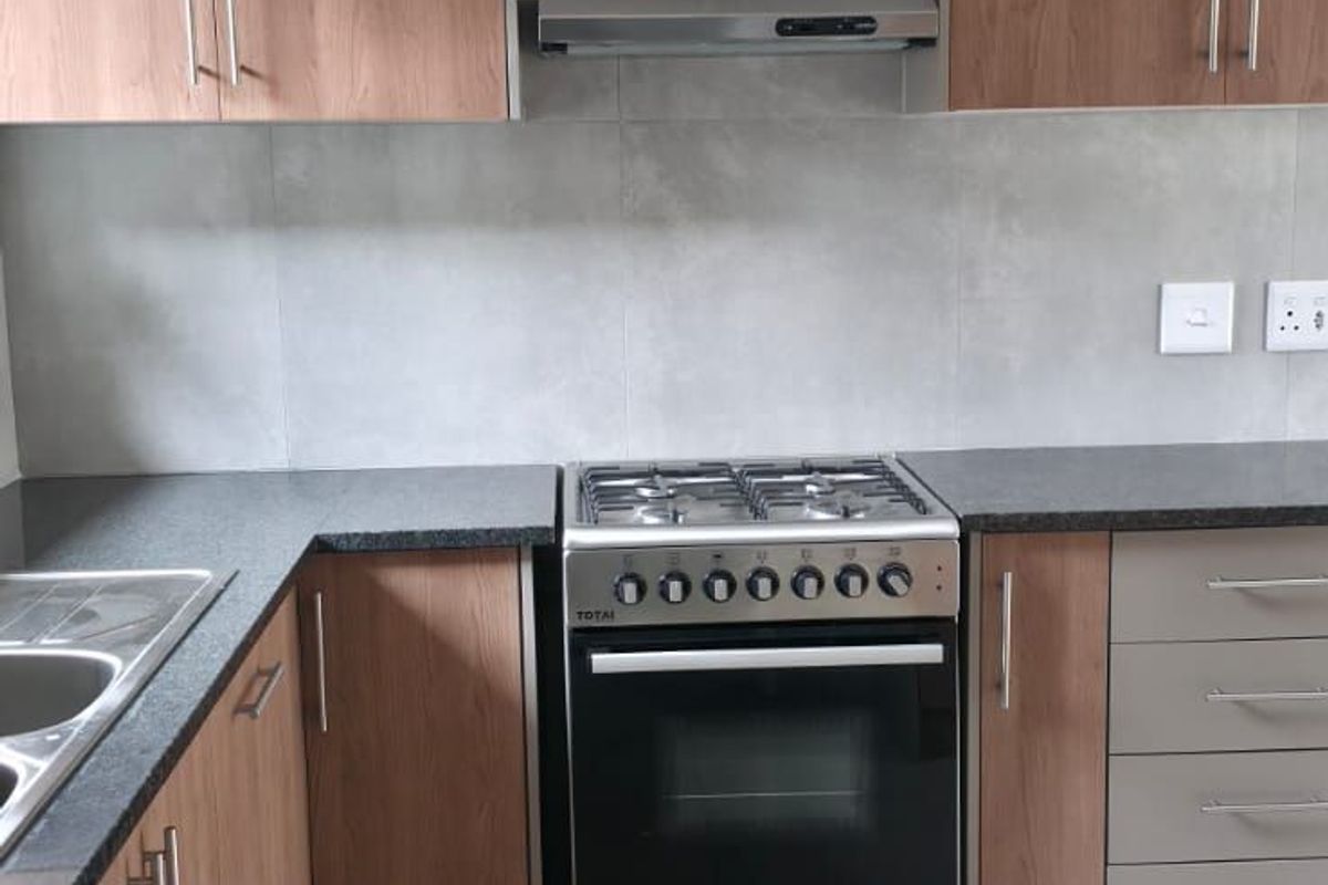 Townhouse To Rent in Secunda Central - Photo 5