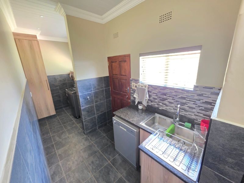 House For Sale in Hadison Park - Photo 8