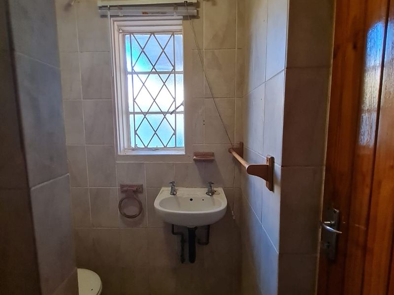 House For Sale in Floors - Photo 5