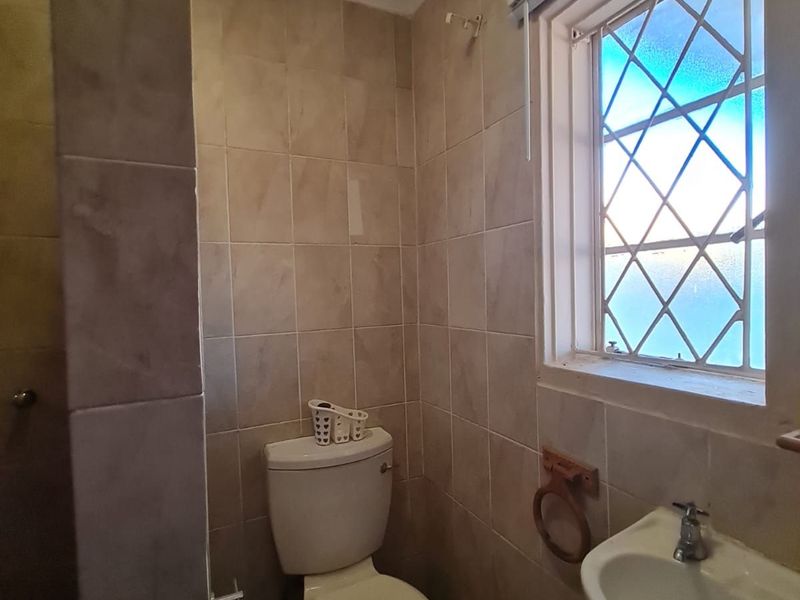 House For Sale in Floors - Photo 6