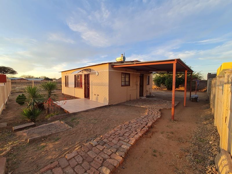 House For Sale in Floors - Photo 9